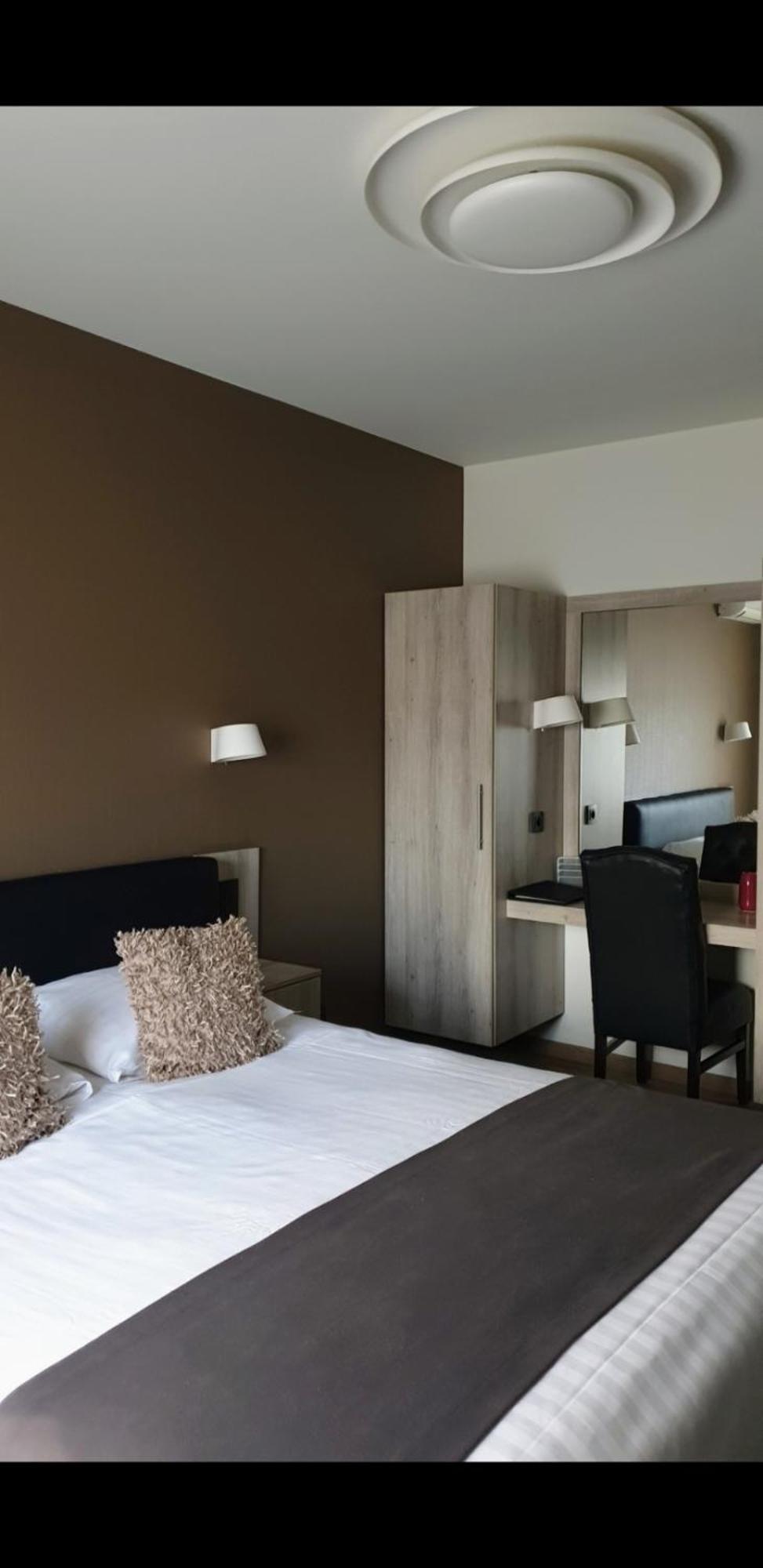 Belrom Hotel Синт-Трёйден Экстерьер фото