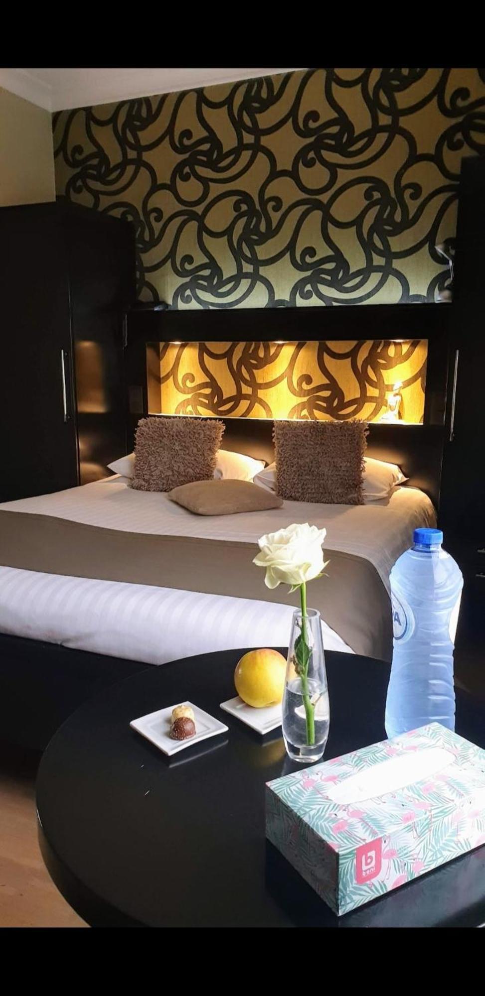 Belrom Hotel Синт-Трёйден Экстерьер фото