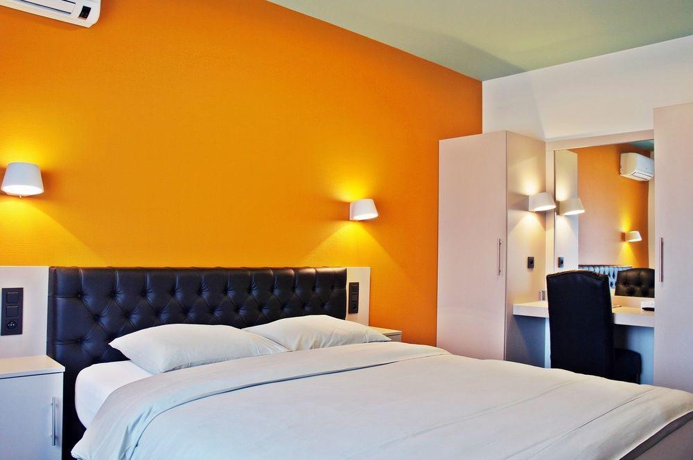 Belrom Hotel Синт-Трёйден Экстерьер фото