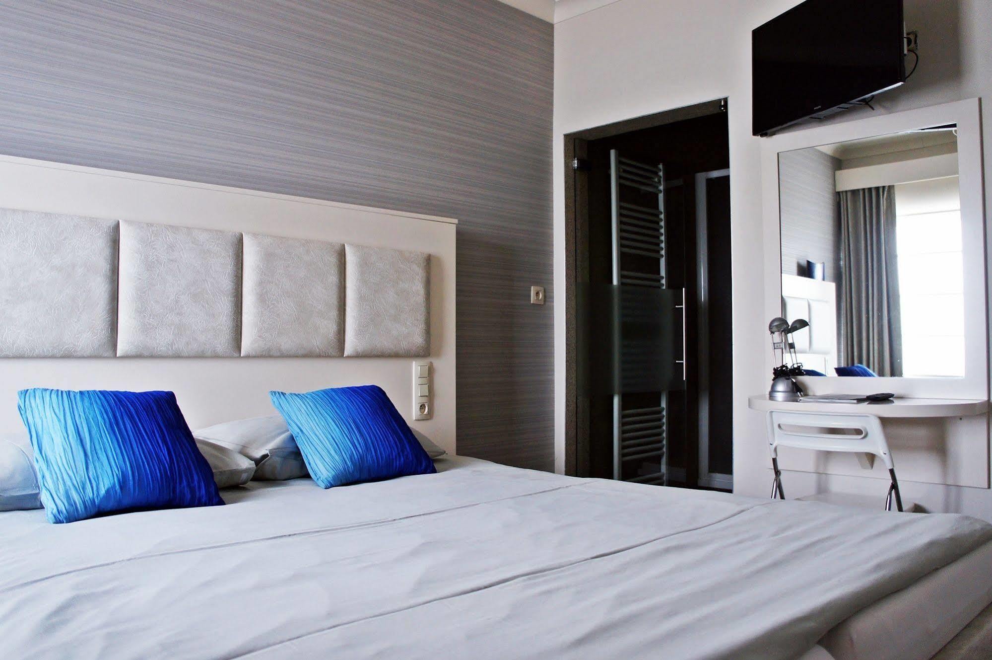 Belrom Hotel Синт-Трёйден Экстерьер фото