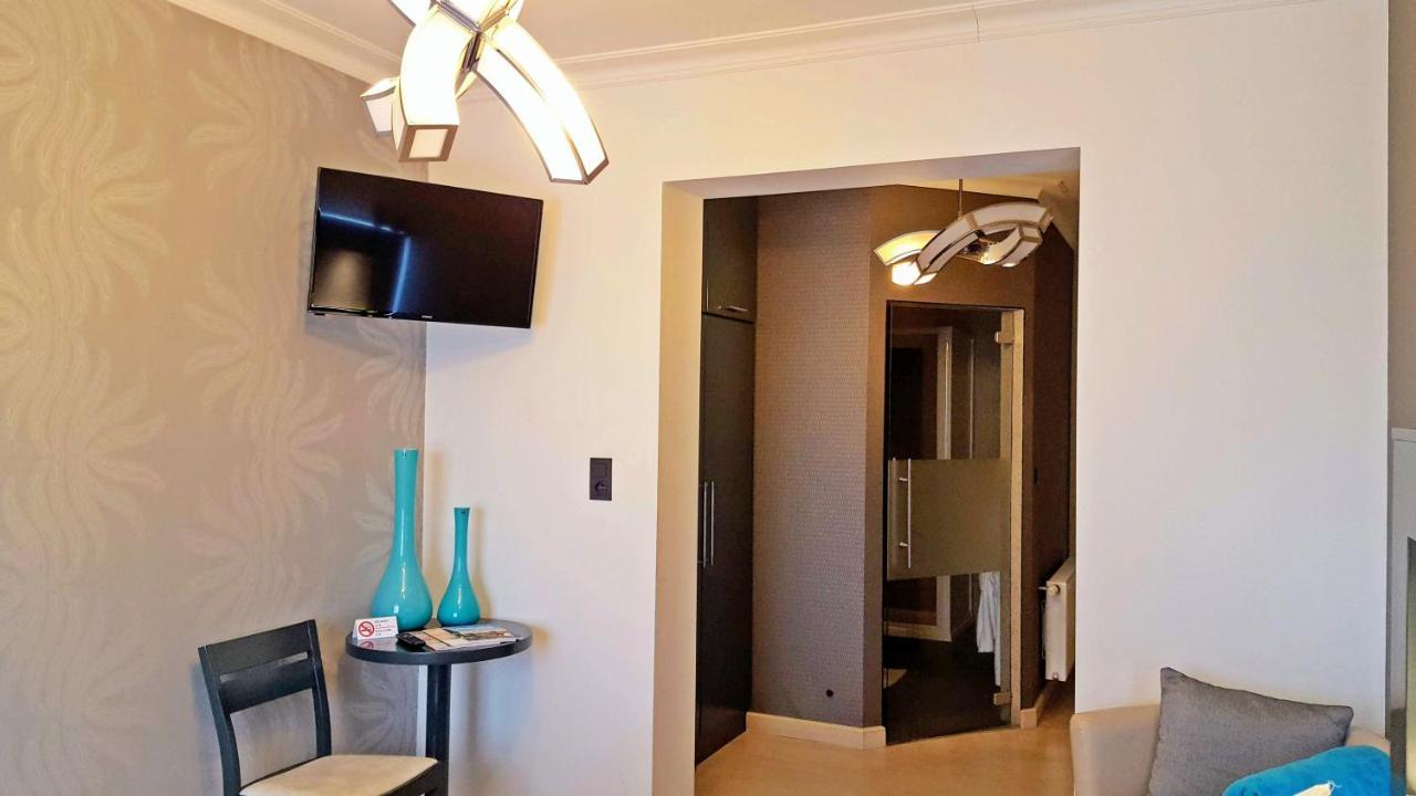 Belrom Hotel Синт-Трёйден Экстерьер фото